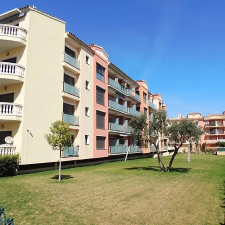 Pretty With Balcony Empuriabrava